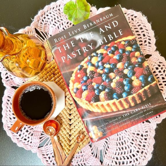 Retro Vintage 90’s The Pie and Pastry Bible Cookbook - Picture 2 of 15